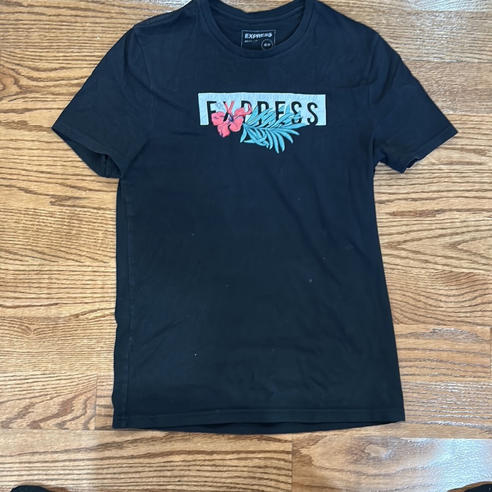 T shirt Express size xs men good condition